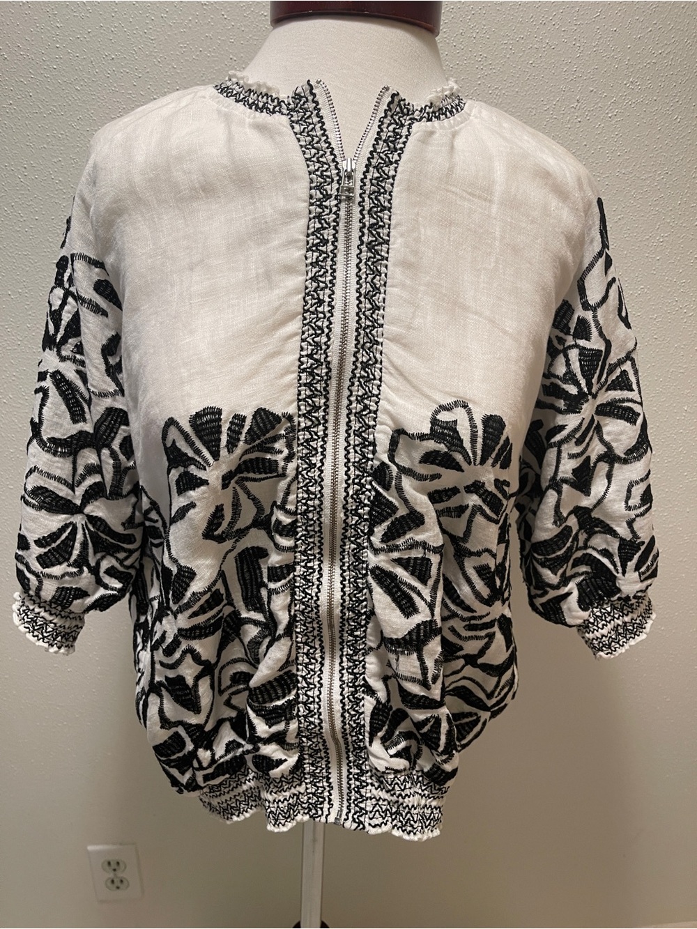 Chicos White Linen Open Front Embroidered Kimono Jacket Zip Front,Elbow Sleeves